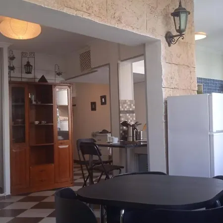 #232 For 4 People In The Center Of & Free Wifi