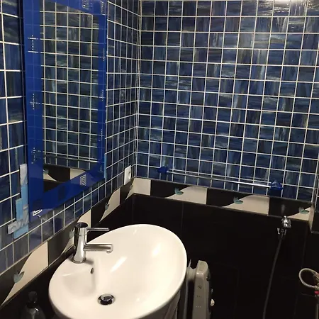 #232 For 4 People In The Center Of & Free Wifi Apartment