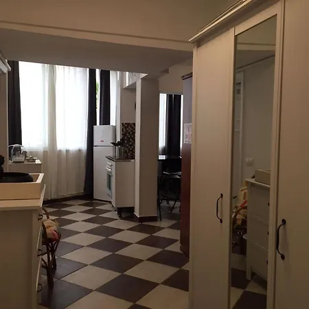 #232 For 4 People In The Center Of & Free Wifi Апартаменти *