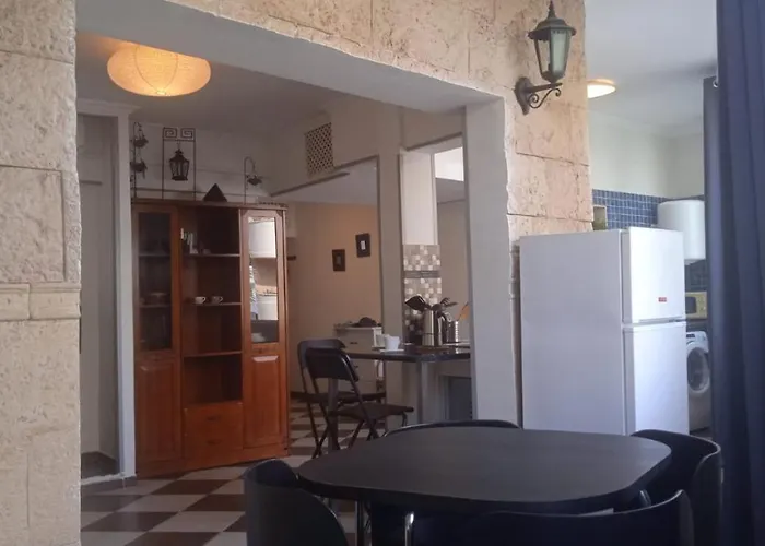 #232 For 4 People In The Center Of & Free Wifi