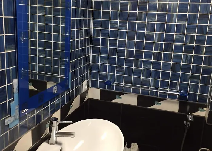 #232 For 4 People In The Center Of & Free Wifi Lägenhet